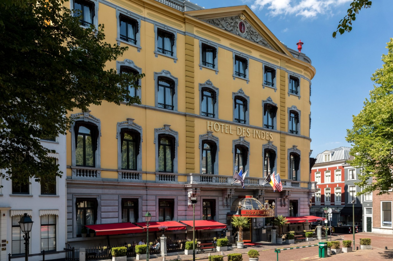 Hotel Des Indes offers a Junior Suite for two, including breakfast